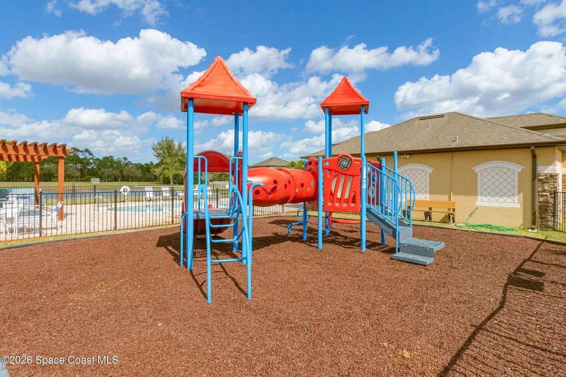 Photo of 547 Trymore Drive SE