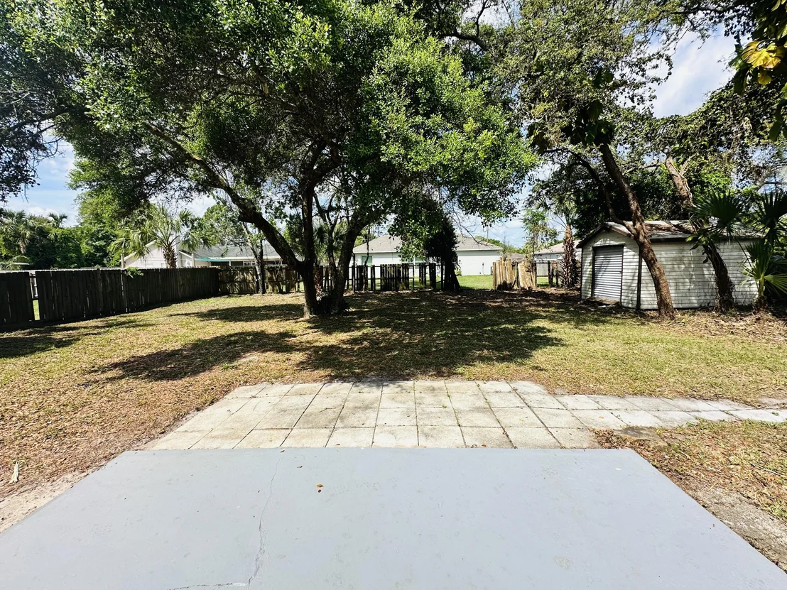Photo of 5680 Holden Road