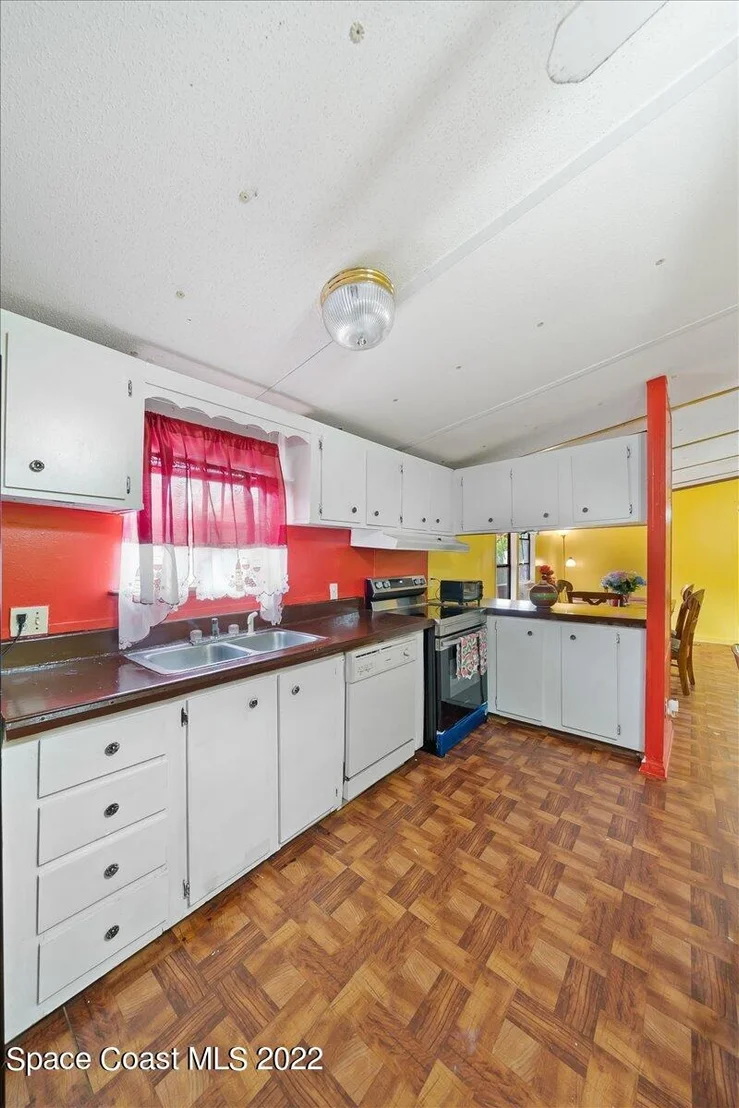 Photo of 6850 Columbine Drive