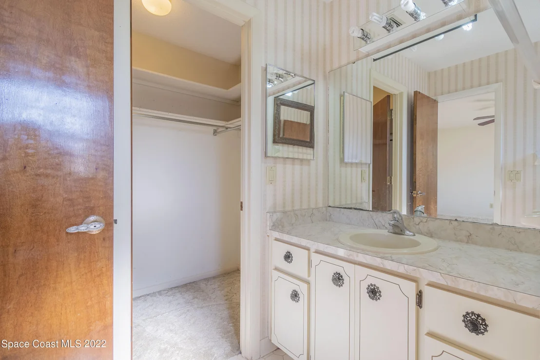 Photo of 936 Clayton Drive