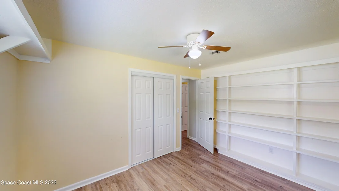 Photo of 1045 Green Road