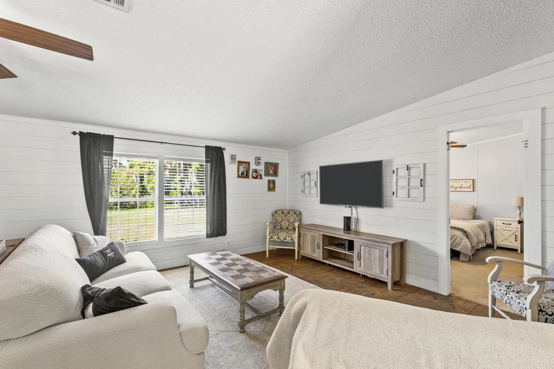 Photo of 2373 Parrish Road