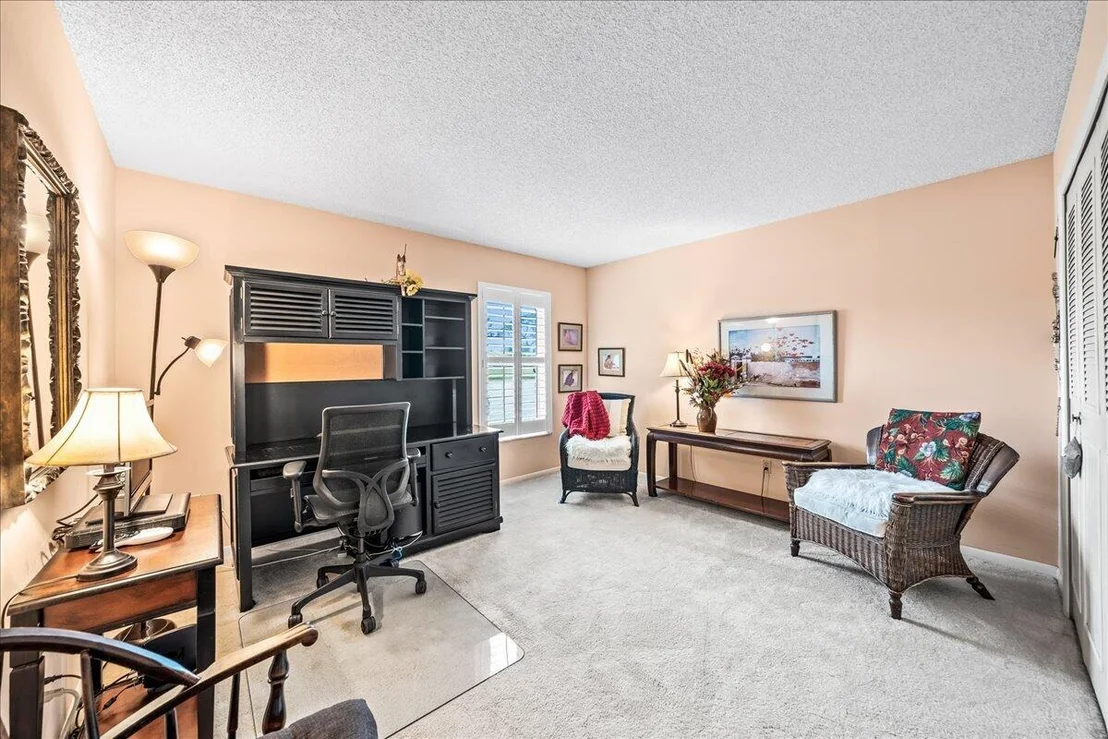 Photo of 210 Bayhead Drive
