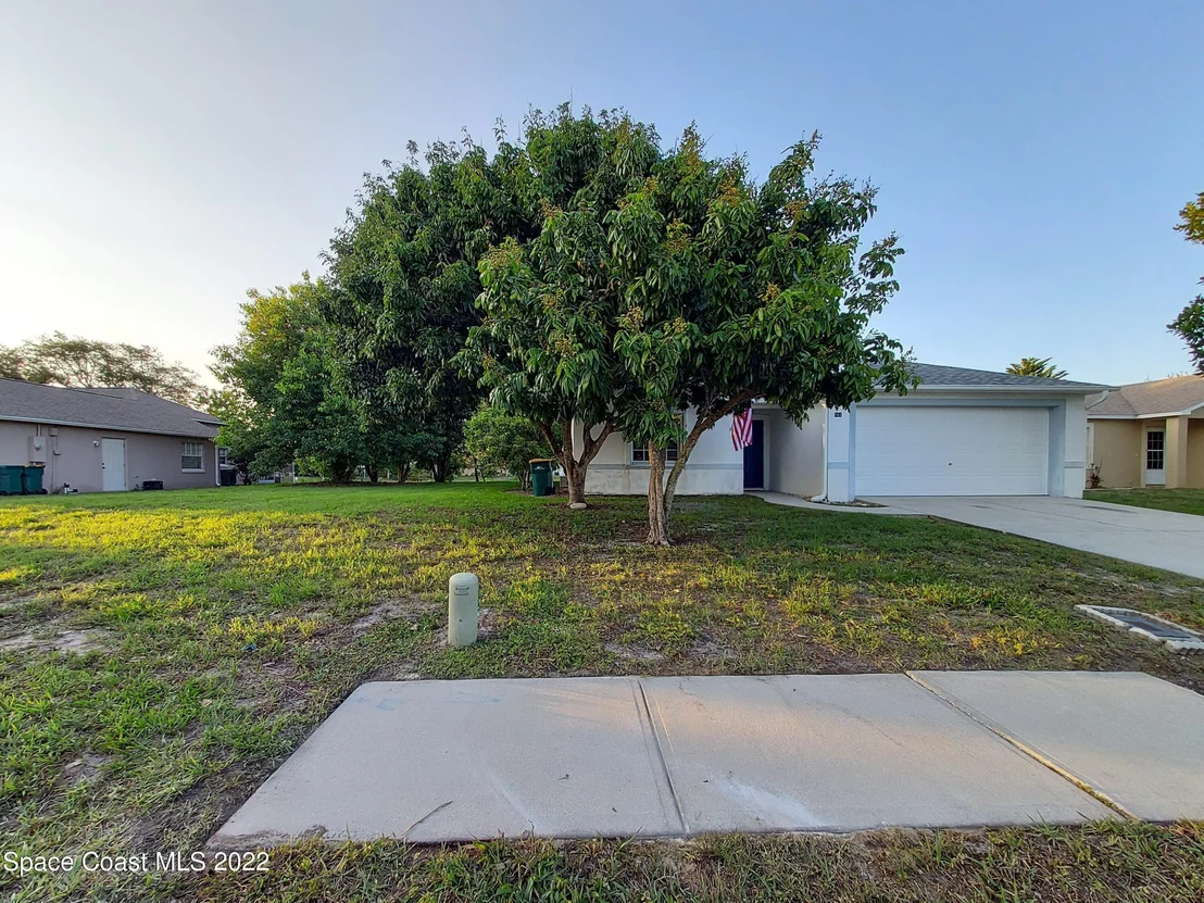 Photo of 941 Bimini Avenue