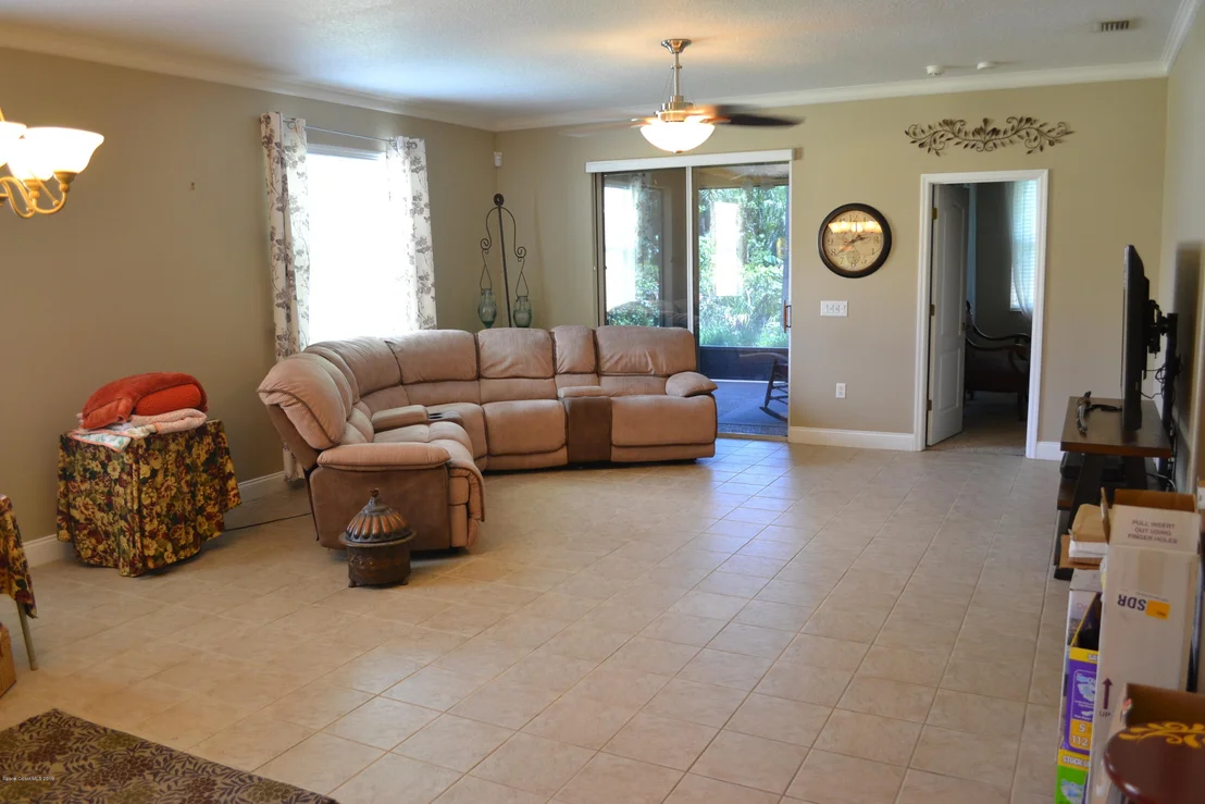 Photo of 521 Waterside Circle