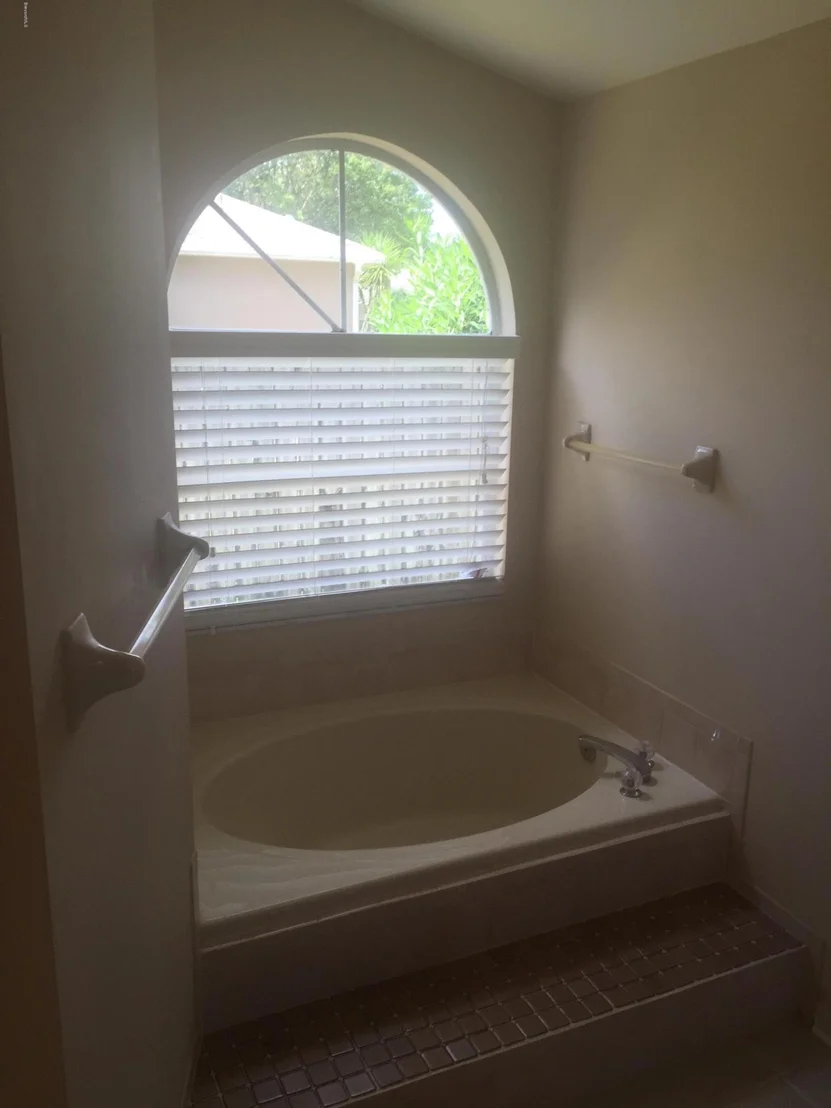 Photo of 823 Topaz Drive