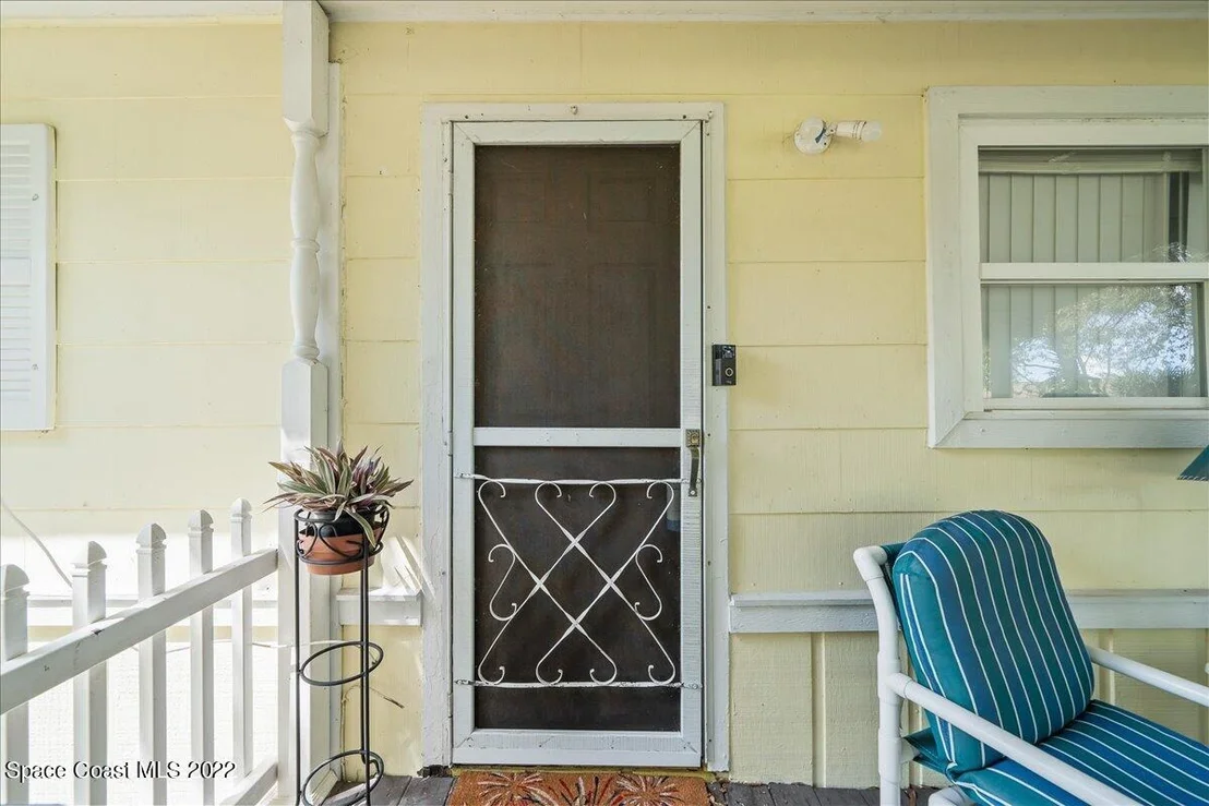 Photo of 283 N Burnett Road