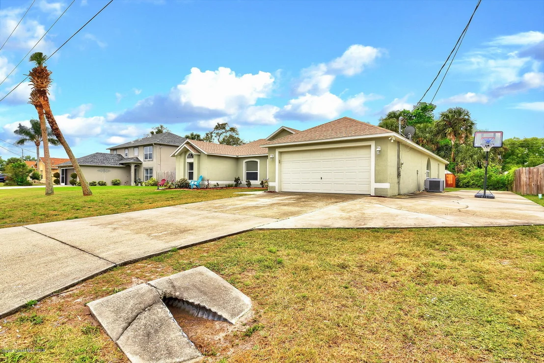 Photo of 6272 Bamboo Avenue