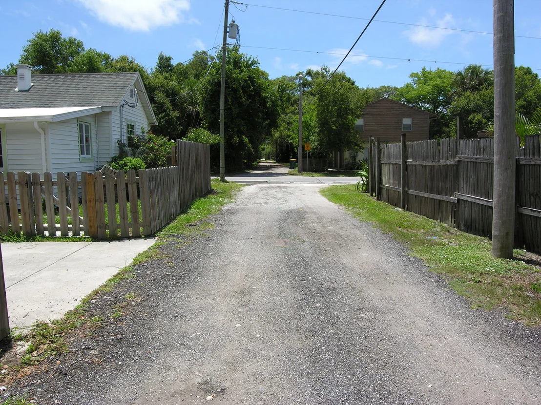 Photo of 736 Aurora Road