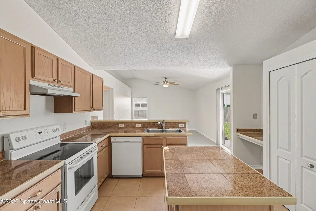 Photo of 660 Palm Drive