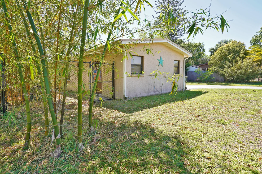 Photo of 1081 Madrid Road
