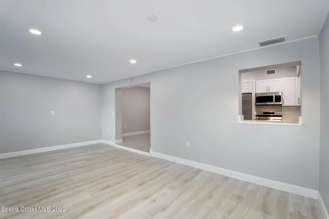 Photo of 33 Knollwood Drive
