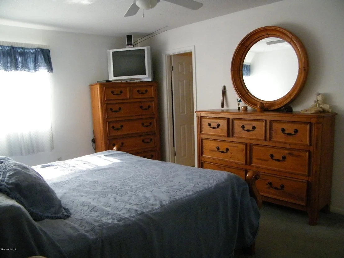 Photo of 1665 Leach Circle