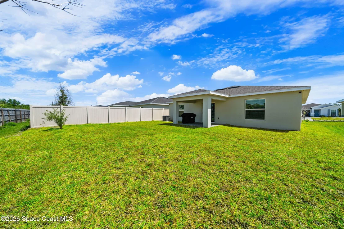 Photo of 826 Dockside Drive SW