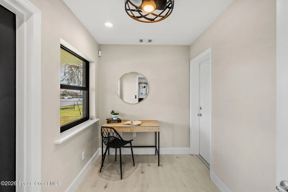 Photo of 213 River Road
