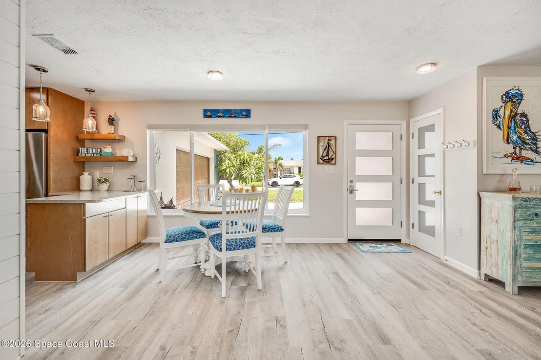 Photo of 452 Cardinal Drive