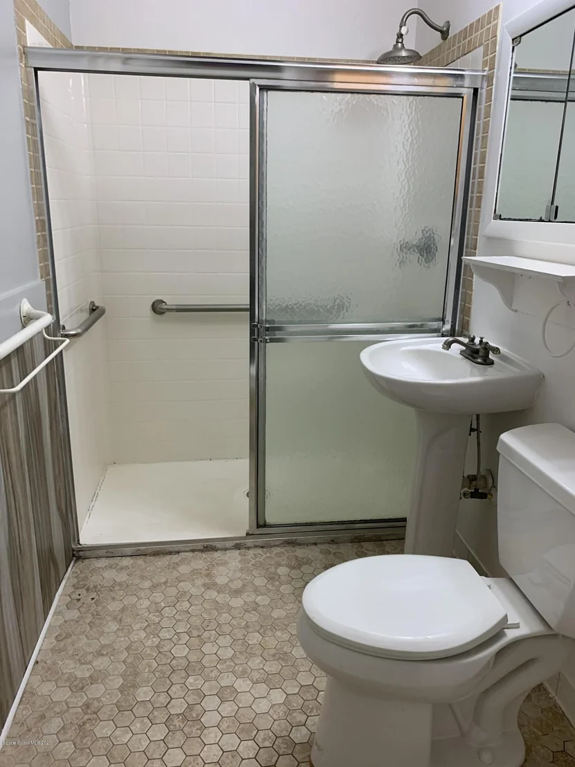 Photo of 3002 NE Easy NE