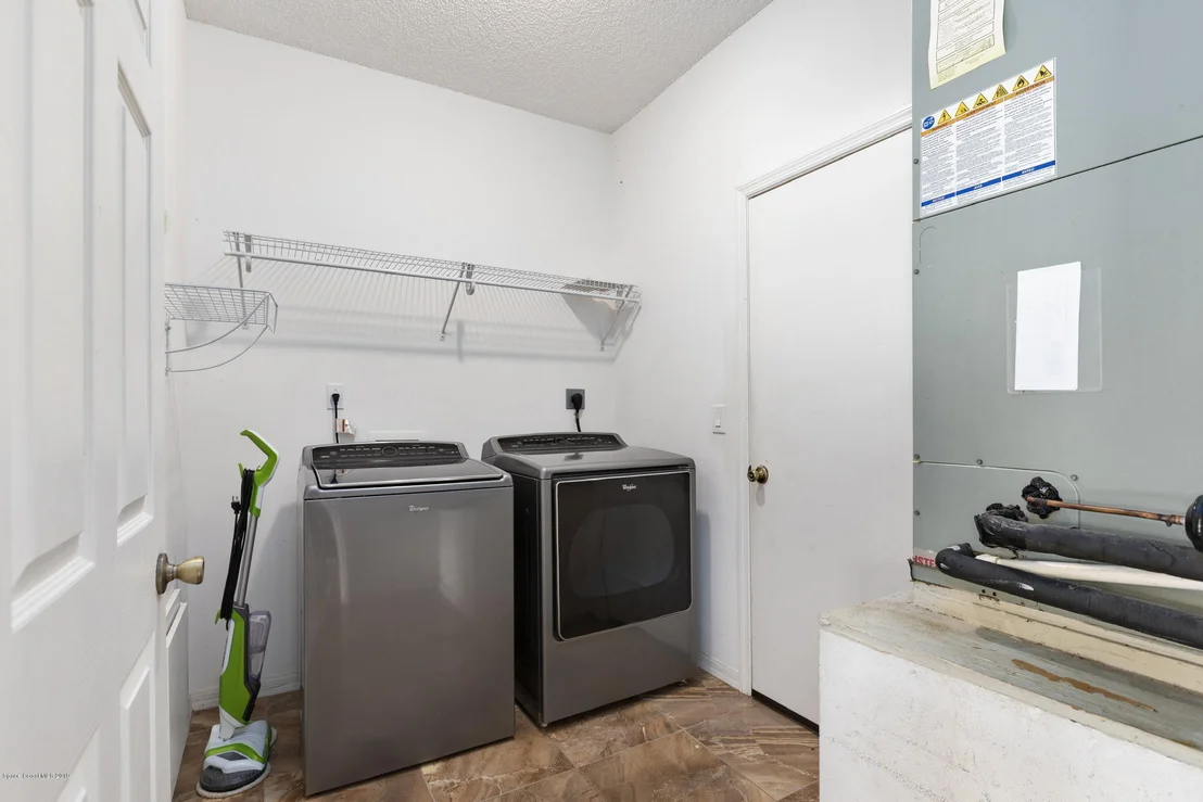 Photo of 5585 Graham Street