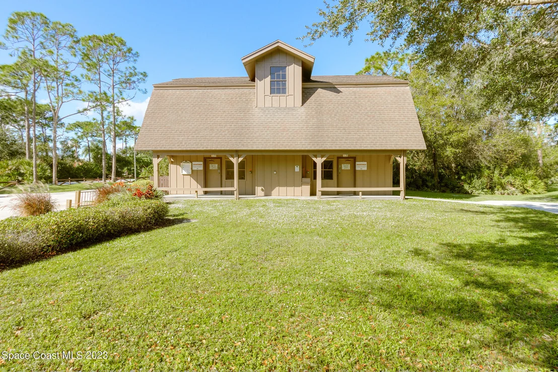 Photo of 4363 Long Lake Road