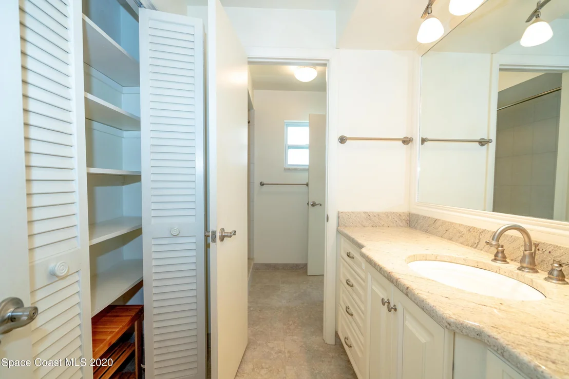 Photo of 452 Dorset Drive