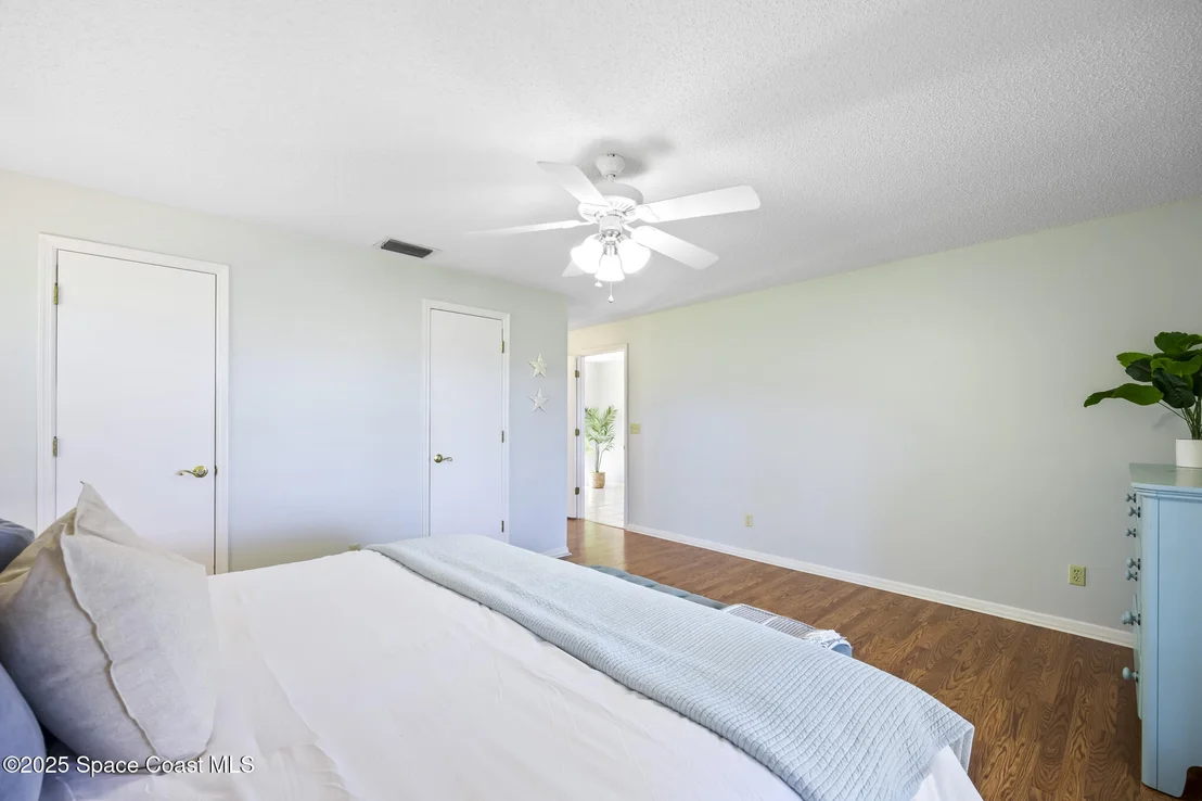 Photo of 897 Champion Drive NE