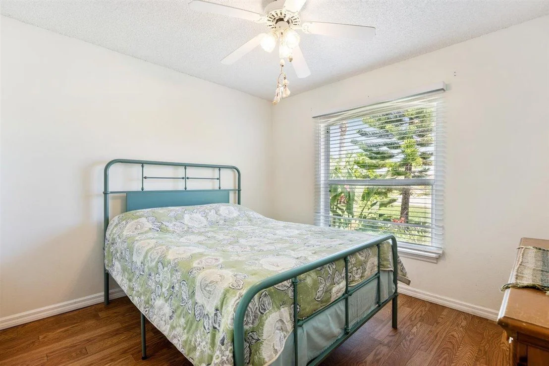 Photo of 1209 White Oak Circle