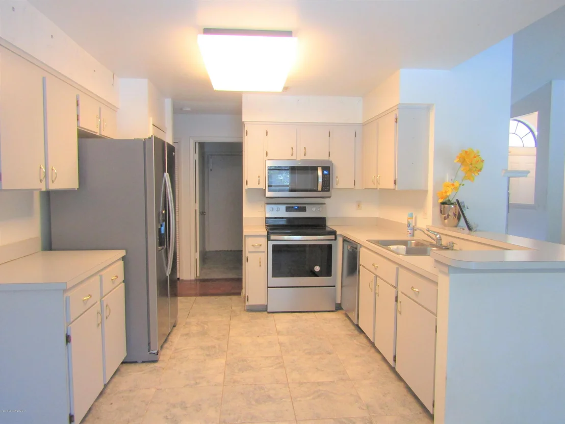 Photo of 854 Spirea Drive