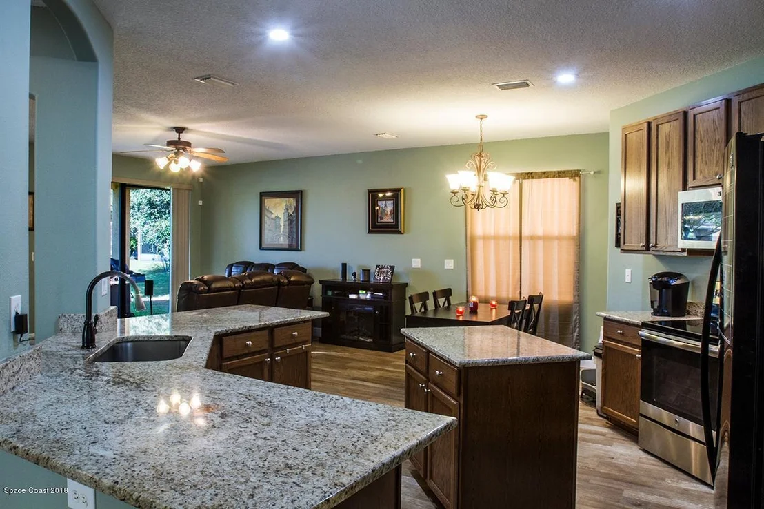 Photo of 565 Dryden Circle