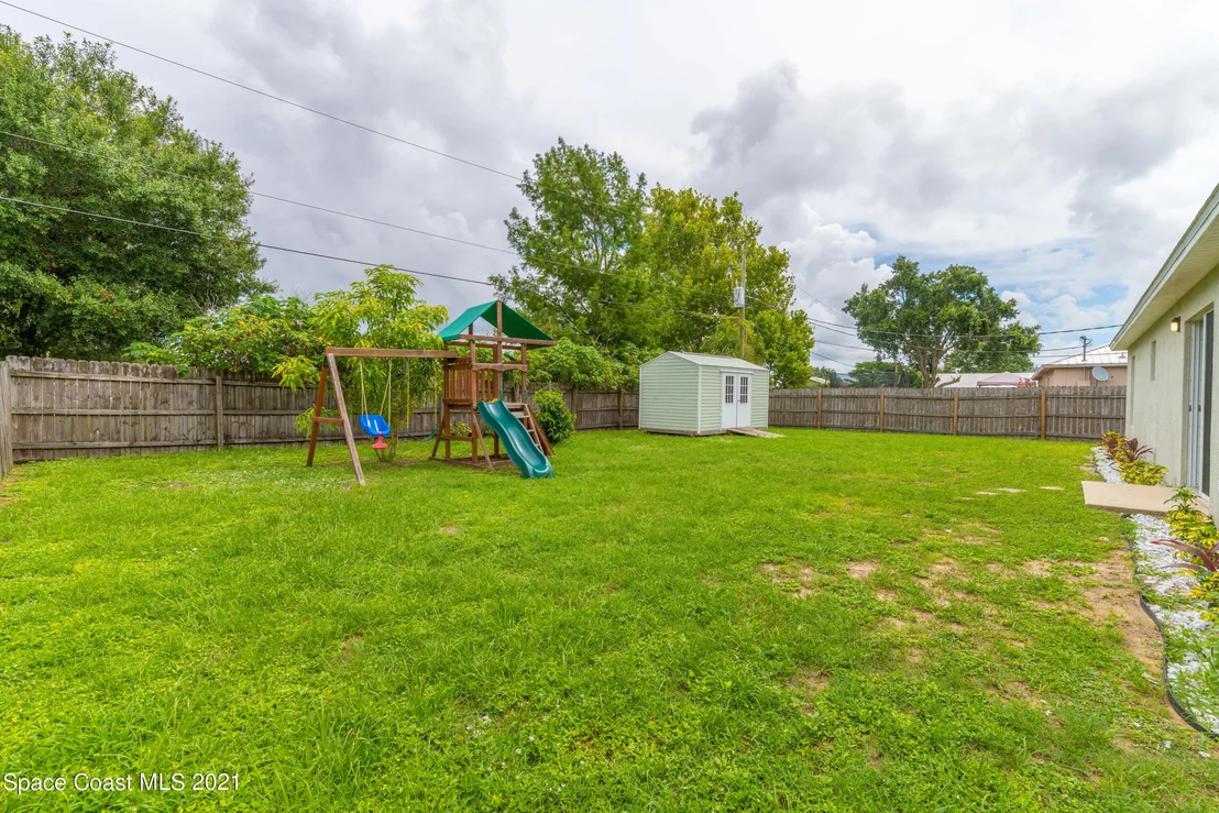 Photo of 950 Eyerly Street