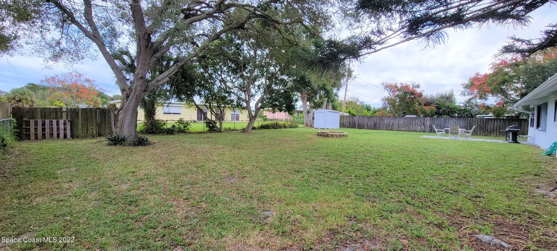 Photo of 981 Cadillac Drive NE