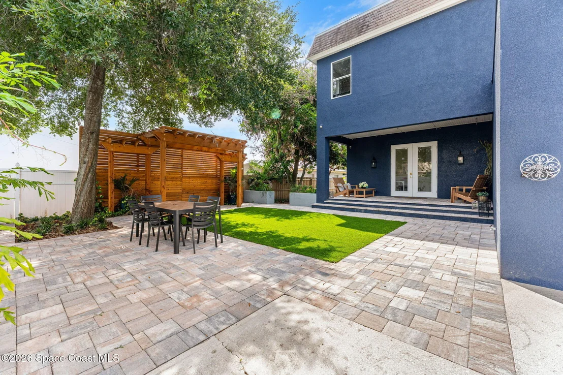 Photo of 1457 Guava Avenue