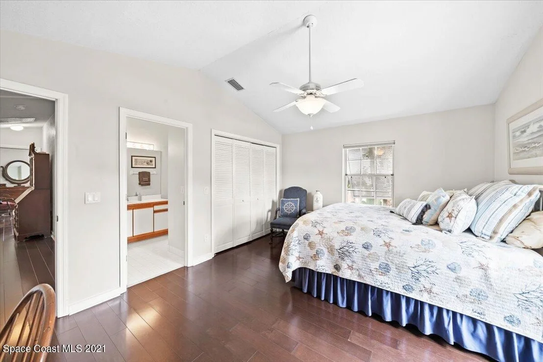 Photo of 136 10th Avenue