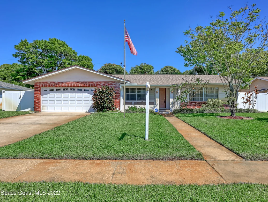Photo of 916 Kings Post Road