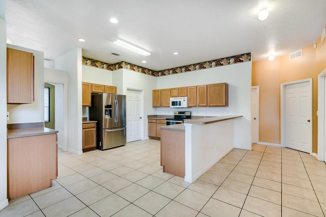 Photo of 899 Lyons Circle NW