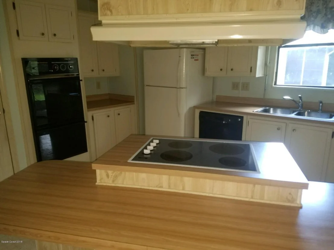 Photo of 4450 Twin Lakes Drive