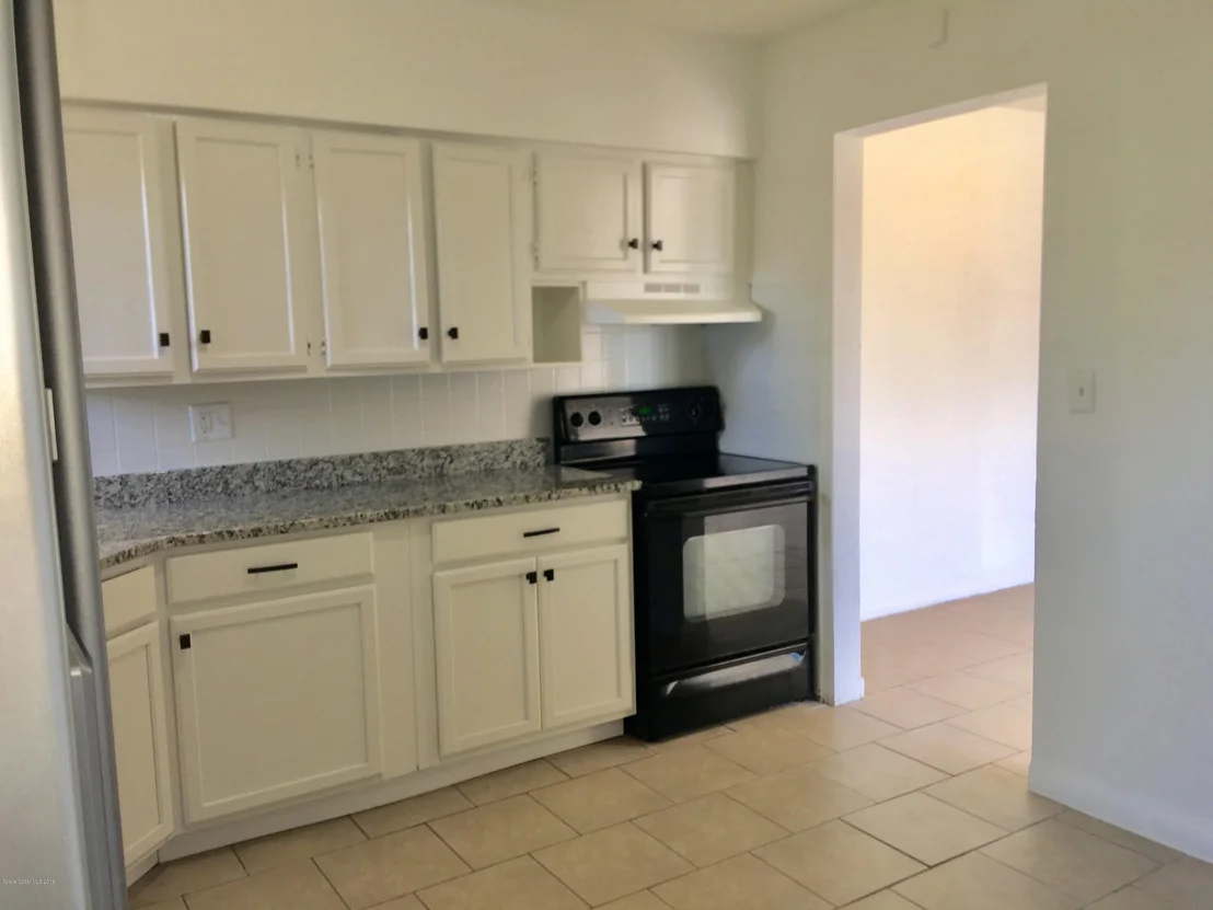 Photo of 1056 Cabot Drive NE