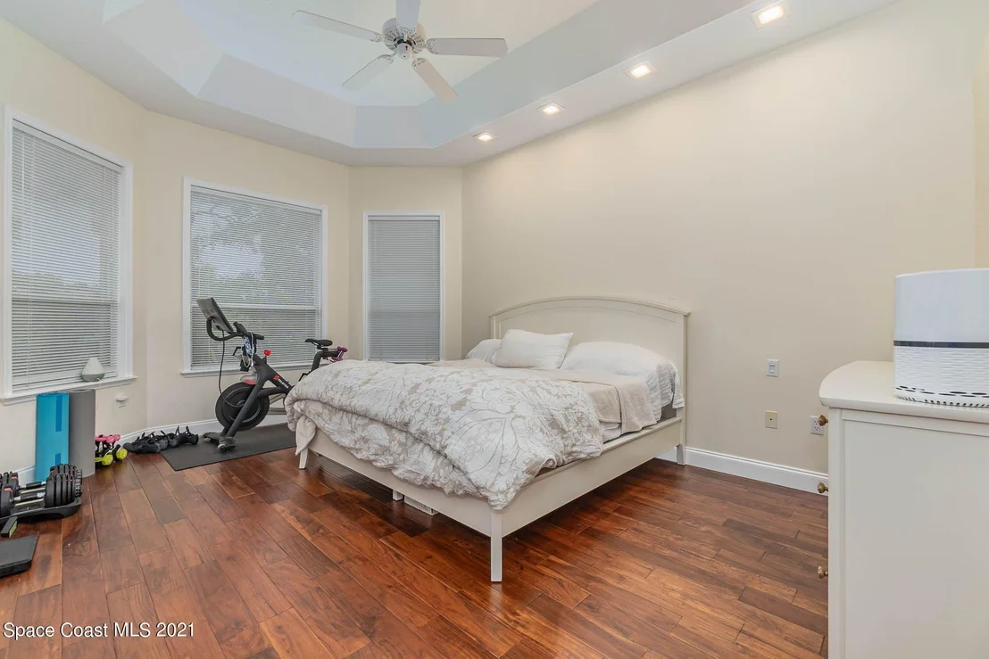 Photo of 975 Somerset Lane