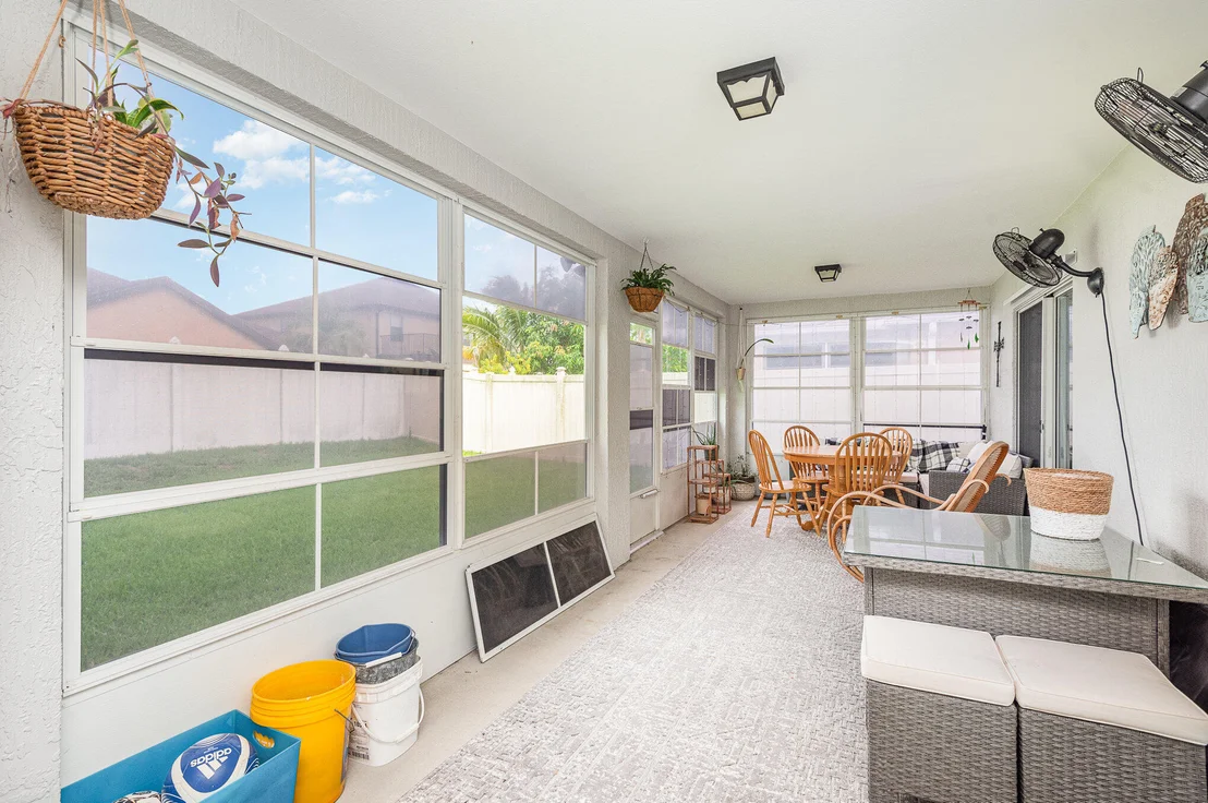 Photo of 1167 White Oak Circle