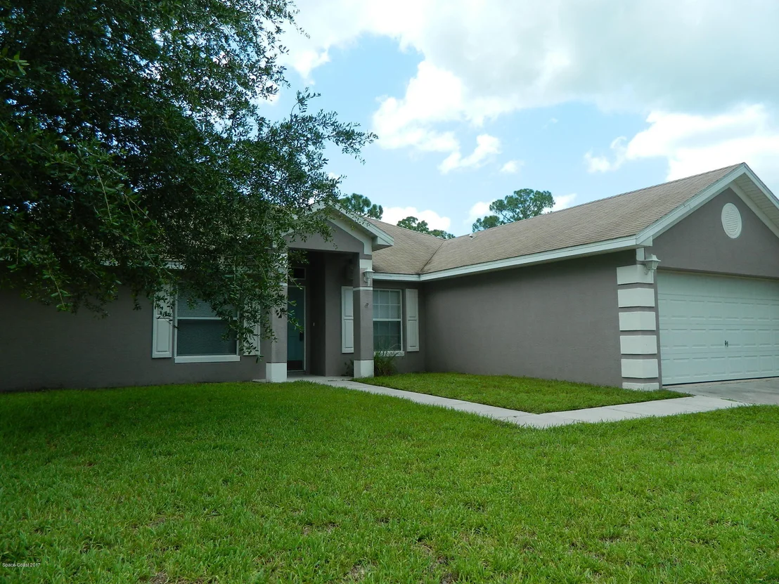 Photo of 3256 Reef Road SE