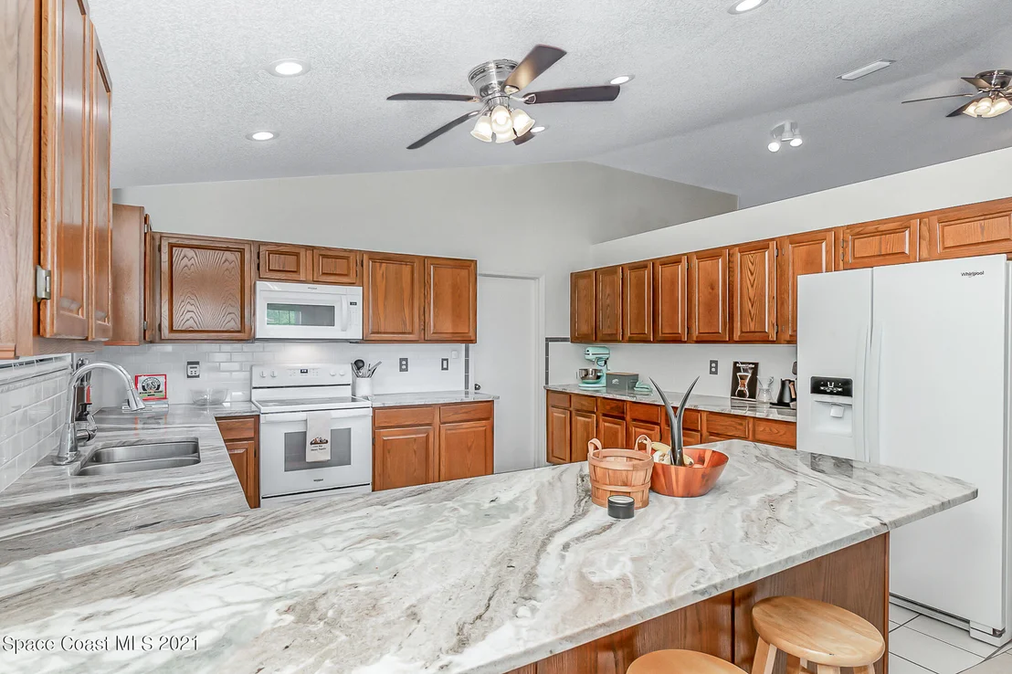 Photo of 1199 Meadowbrook Road NE