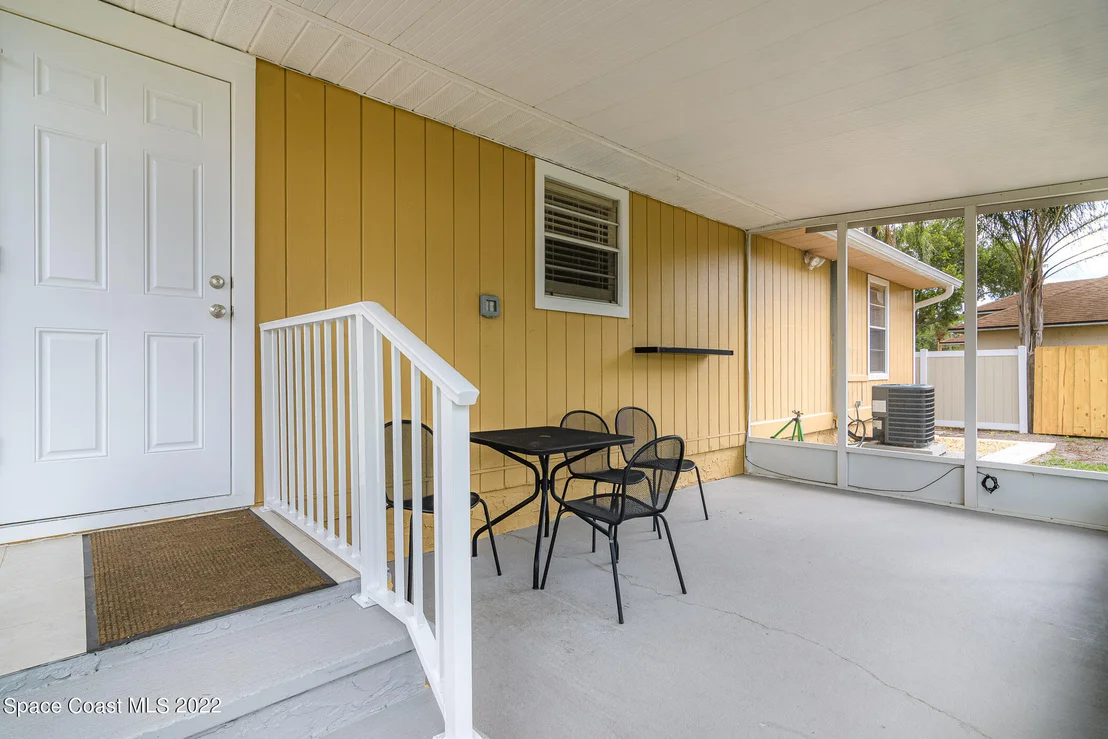 Photo of 6085 Chapman Street
