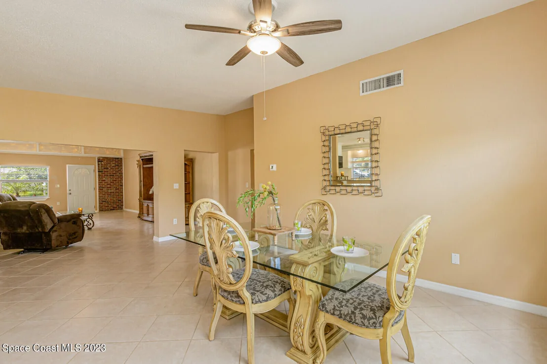 Photo of 825 Tupelo Drive