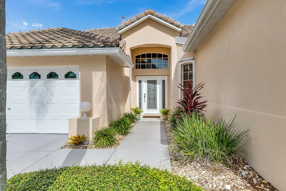 Photo of 925 Palm Brook Drive