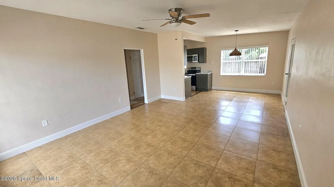 Photo of 402 Edinburgh Drive
