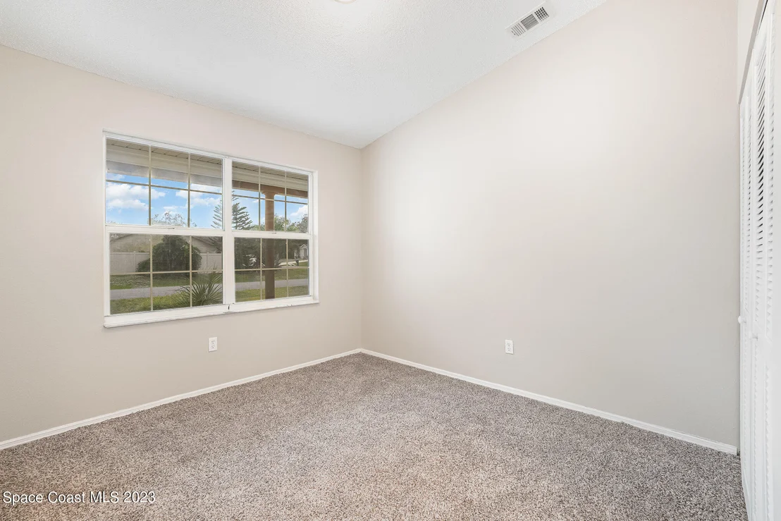 Photo of 5240 Devon Street