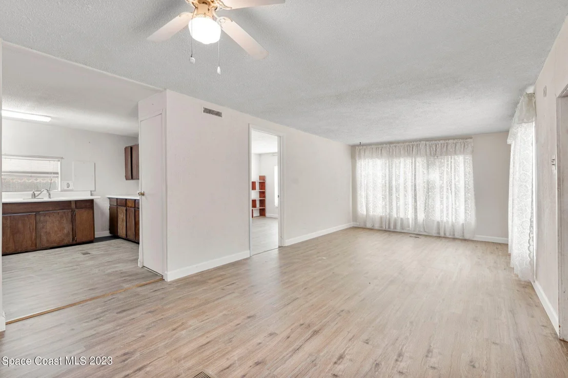 Photo of 1162 Luther Drive
