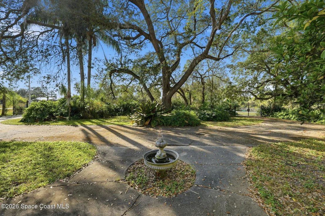 Photo of 1225 War Eagle Boulevard