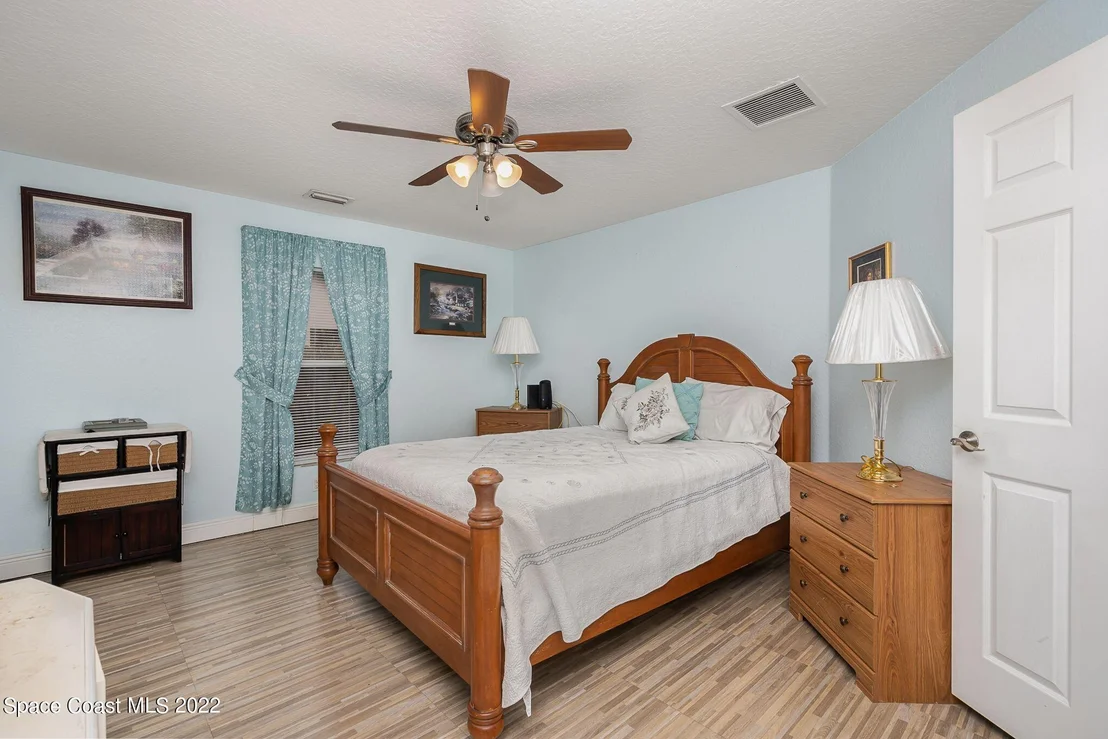 Photo of 1137 Scyphers Street NE