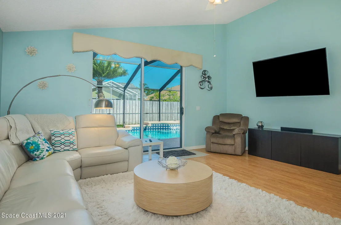 Photo of 892 Shaw Circle