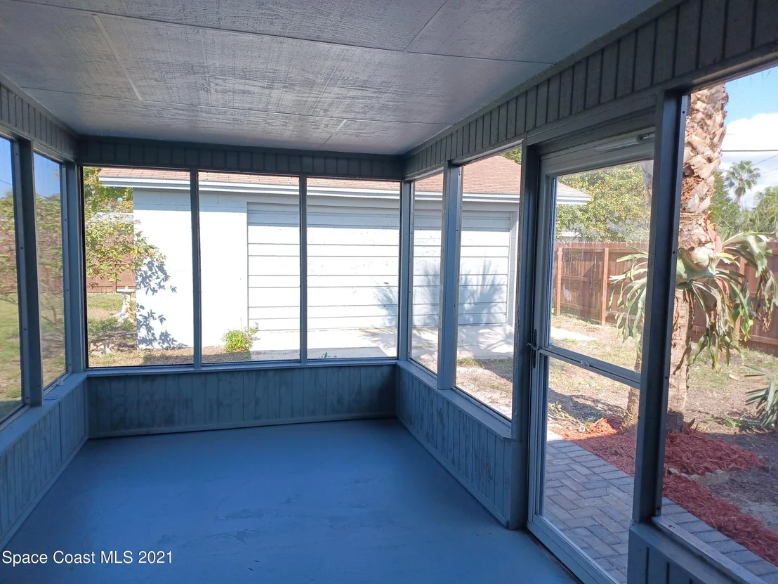 Photo of 1030 Illinois Road